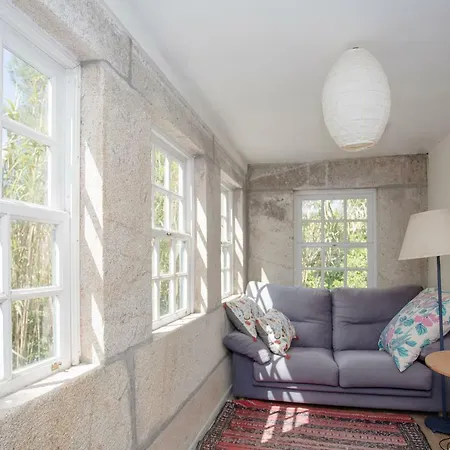 بيت للعطل Liiiving In - Charming Garden