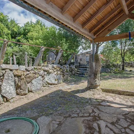 بيت للعطل Liiiving In - Charming Garden كامينيا